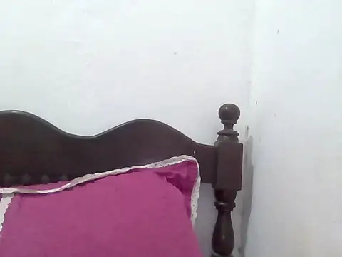 Snapshot of Xoeni chatting on 05.15.26 Xoeni online show from 05.15.26