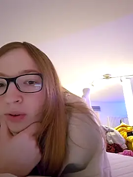 Snapshot of Freaky-Doll chatting on 05.17.26 Freaky-Doll online show from 05.17.26