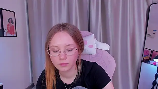 FloraLarsson online show from 05.08.26