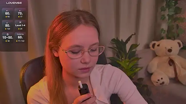 FloraLarsson online show from 06.05.26