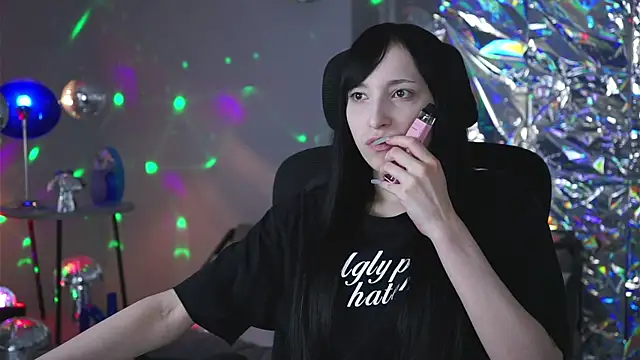SeraphineSparda online show from 05.20.26
