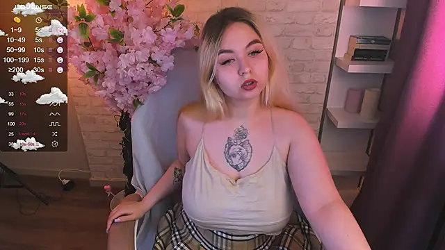 green eye twinkle online show from 05.17.26