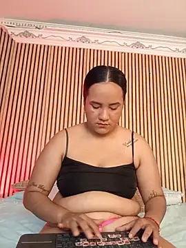 Snapshot of NATY_BUSTOS chatting on 05.09.26 NATY BUSTOS online show from 05.09.26