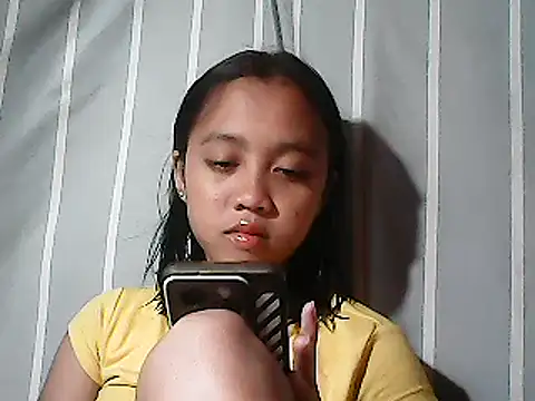 Yours AsianPinayGirl18 online show from 06.05.26