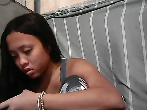 Yours AsianPinayGirl18 online show from 07.13.26