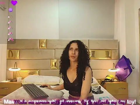 Snapshot of LudoviccaMark chatting on 05.16.26 LudoviccaMark online show from 05.16.26