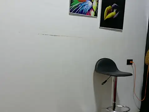 Snapshot of dulce_alexandra chatting on 05.19.26 dulce alexandra online show from 05.19.26