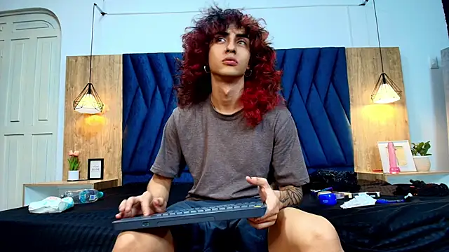 Divine      online show from 05.16.26