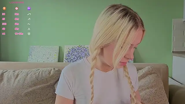 Chanelbayerr online show from 05.10.26