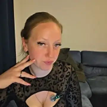 Snapshot of SweetGermanAlina chatting on 05.06.26 SweetGermanAlina online show from 05.06.26