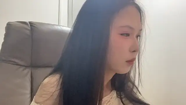 Snapshot of -LINXI chatting on 05.03.26 -LINXI online show from 05.03.26