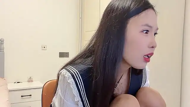Snapshot of -LINXI chatting on 05.21.26 -LINXI online show from 05.21.26