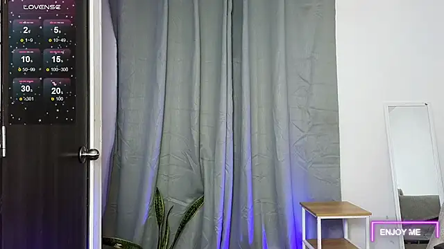 megangil  online show from 05.28.26