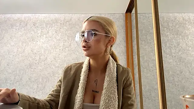 Britney Calverhends online show from 05.12.26