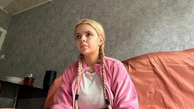 Britney Calverhends online show from 05.27.26