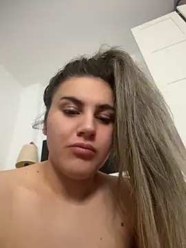 Snapshot of SensualQueenX chatting on 05.04.26 SensualQueenX online show from 05.04.26