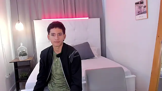 Snapshot of Alejo-and-Thiago chatting on 05.09.26 Alejo-and-Thiago online show from 05.09.26