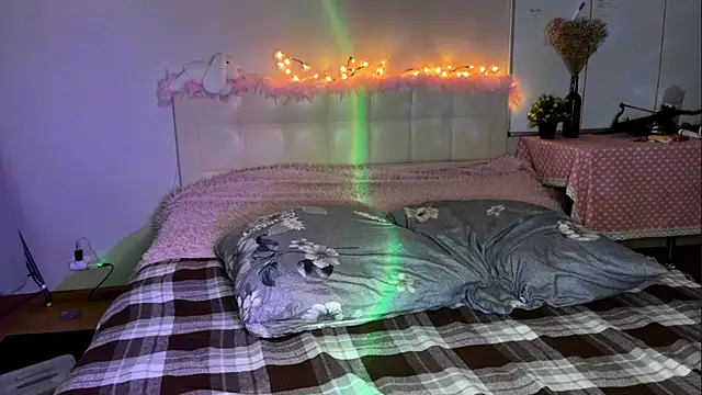 Snapshot of my_pussy_sweet chatting on 06.27.26 my pussy sweet online show from 06.27.26