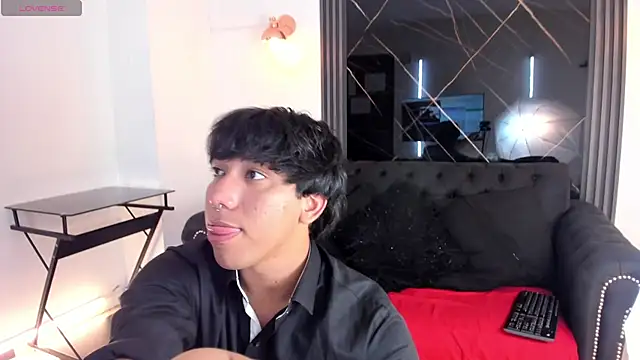 Snapshot of jhoan_evanss chatting on 05.22.26 jhoan evanss online show from 05.22.26