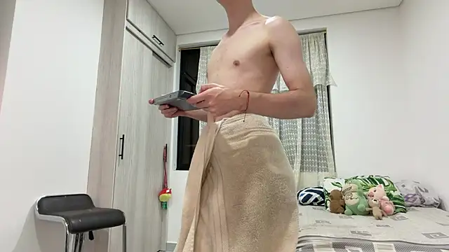 Snapshot of _peachyboy chatting on 06.26.26 peachyboy online show from 06.26.26
