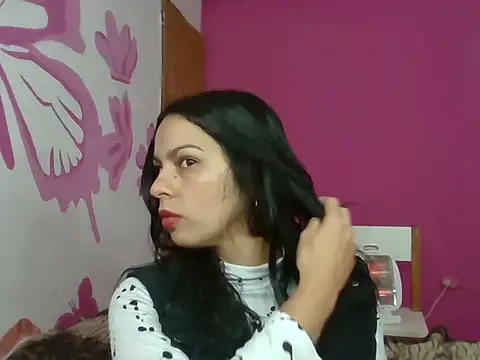 Snapshot of pamelaamorette chatting on 06.13.26 pamelaamorette online show from 06.13.26