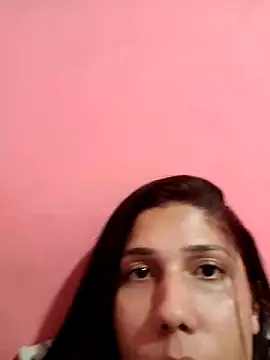Snapshot of nessaflors2 chatting on 05.18.26 nessaflors2 online show from 05.18.26