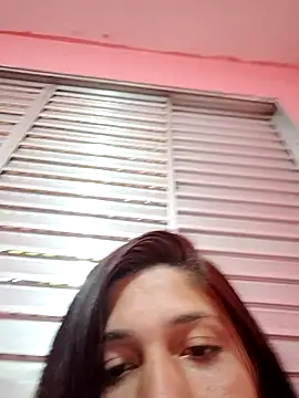 Snapshot of nessaflors2 chatting on 06.19.26 nessaflors2 online show from 06.19.26