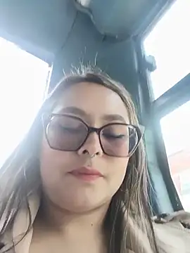 Kendall 37 online show from 05.19.26