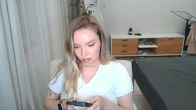 Snapshot of PolinaXXXXXJones chatting on 05.07.26 PolinaXXXXXJones online show from 05.07.26