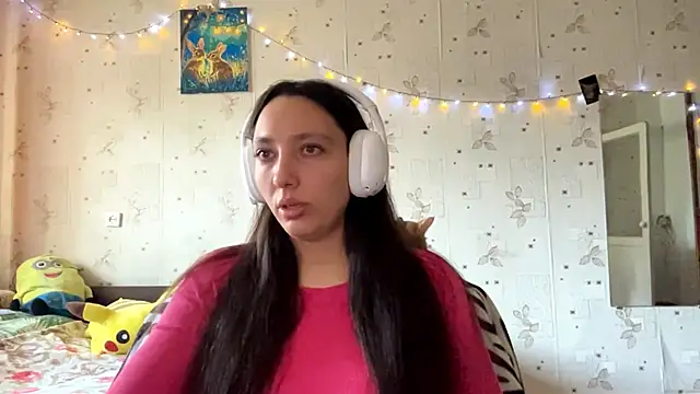 Snapshot of SheeringGape chatting on 05.18.26 SheeringGape online show from 05.18.26