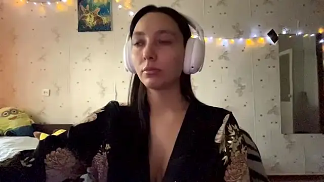 Snapshot of SheeringGape chatting on 05.24.26 SheeringGape online show from 05.24.26