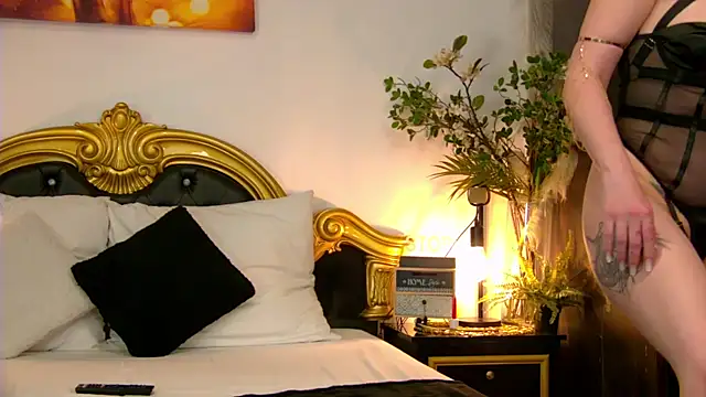 Snapshot of DianaBellaRoze chatting on 05.15.26 DianaBellaRoze online show from 05.15.26