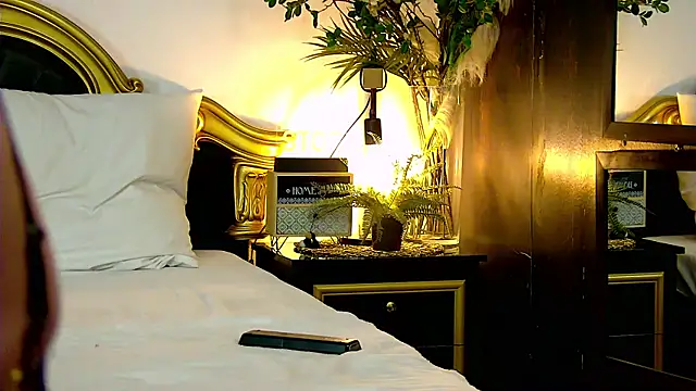 Snapshot of DianaBellaRoze chatting on 05.28.26 DianaBellaRoze online show from 05.28.26