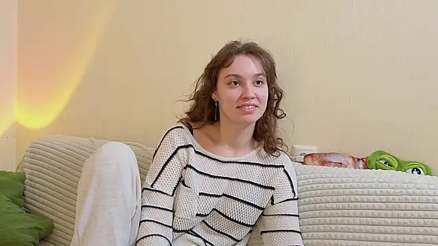 JolieDerringer online show from 05.19.26