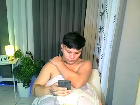 Snapshot of Ashtonfuckingboi chatting on 05.14.26 Ashtonfuckingboi online show from 05.14.26