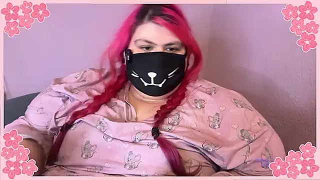 Snapshot of Lady_KitsuneBIG chatting on 05.10.26 Lady KitsuneBIG online show from 05.10.26