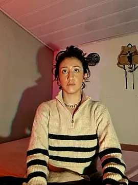 Snapshot of valeriana_m chatting on 05.16.26 valeriana m online show from 05.16.26