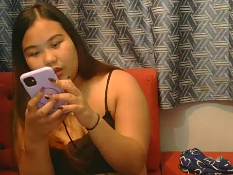 Snapshot of hotchickgirl chatting on 06.03.26 hotchickgirl online show from 06.03.26