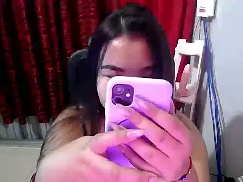 Snapshot of hotchickgirl chatting on 06.29.26 hotchickgirl online show from 06.29.26