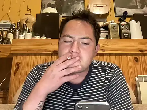 Snapshot of alecsgzz chatting on 05.08.26 alecsgzz online show from 05.08.26