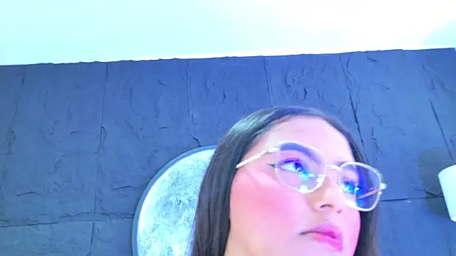 Snapshot of JessiBannkss chatting on 05.17.26 JessiBannkss online show from 05.17.26