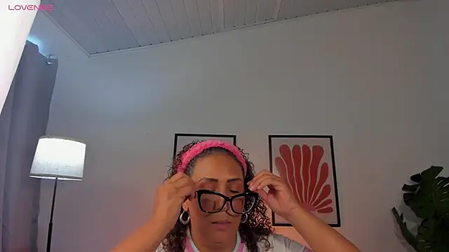 Snapshot of Eva-Millss chatting on 06.19.26 Eva-Millss online show from 06.19.26