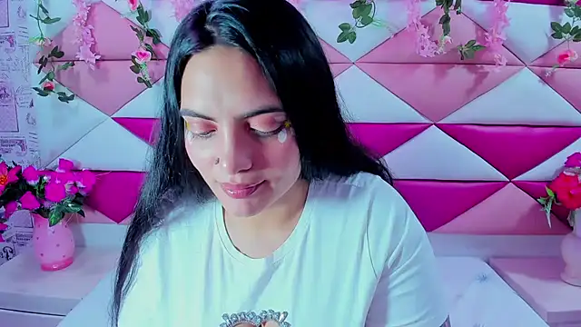 Isabella Mora  online show from 05.16.26