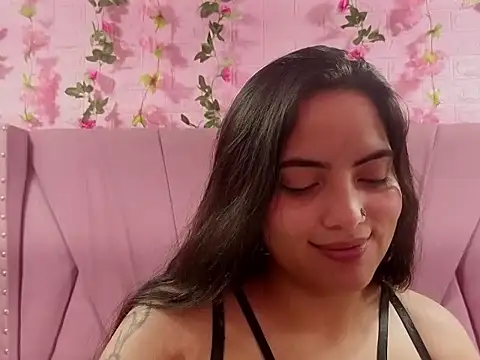 Isabella Mora  online show from 05.23.26