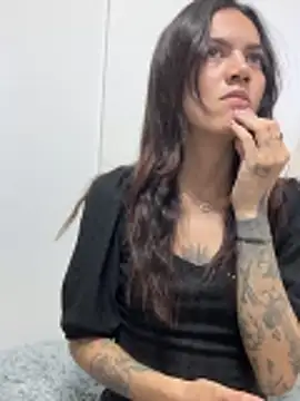 Snapshot of VeroJenkins_ chatting on 05.18.26 VeroJenkins online show from 05.18.26