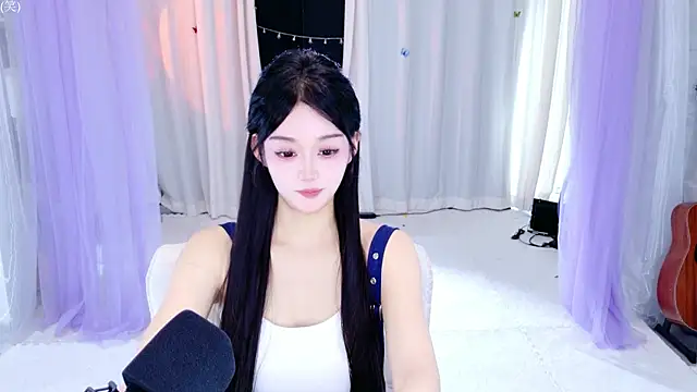 Snapshot of Wa-Nini chatting on 05.27.26 Wa-Nini online show from 05.27.26