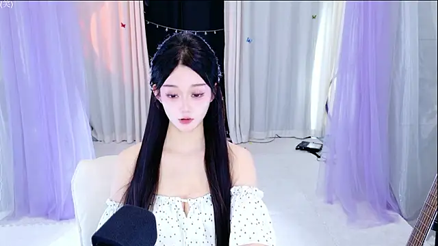 Snapshot of Wa-Nini chatting on 05.29.26 Wa-Nini online show from 05.29.26