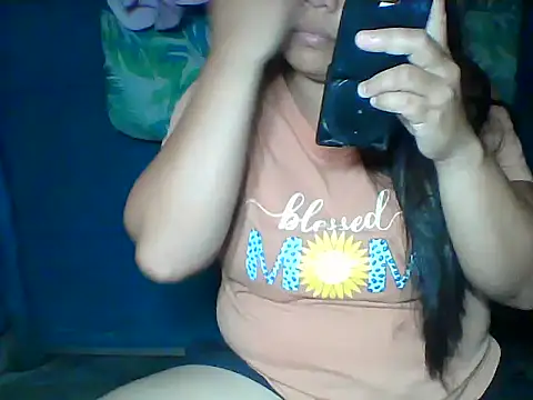 Snapshot of MommyKaye30 chatting on 06.04.26 MommyKaye30 online show from 06.04.26