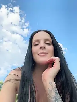 Evaryn online show from 05.18.26
