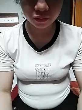 Snapshot of Girl_lovebaby chatting on 05.05.26 Girl lovebaby online show from 05.05.26